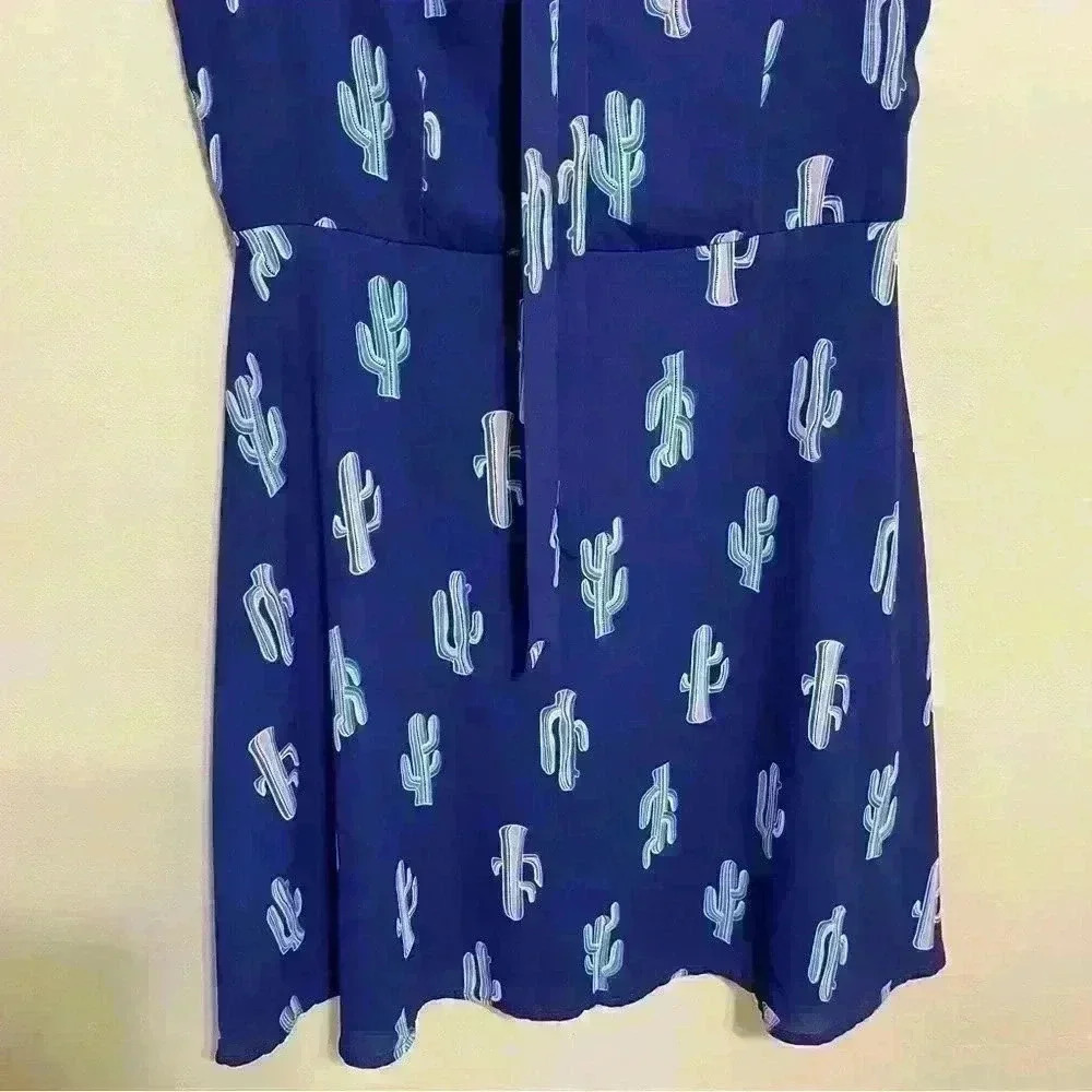 Everly Women's Cactus Print Skater Dress Size Small Sleeveless Tie Neck Lined - Picture 4 of 11